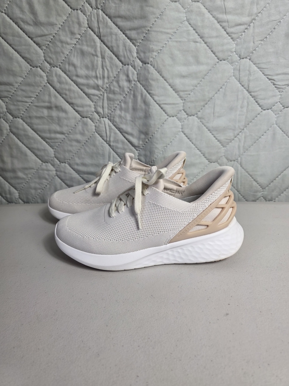 Kizik Athens 2 Womens Size 8.5 Wide Creme Hands Free Running Sneakers Shoes